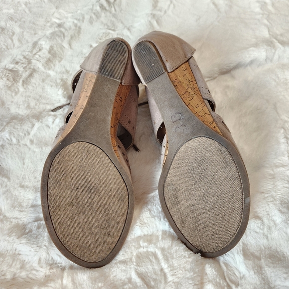 Madden Girl Rally Taupe Lace Up Wedge Peep Toe Sandals Size 9.5 - Picture 10 of 12